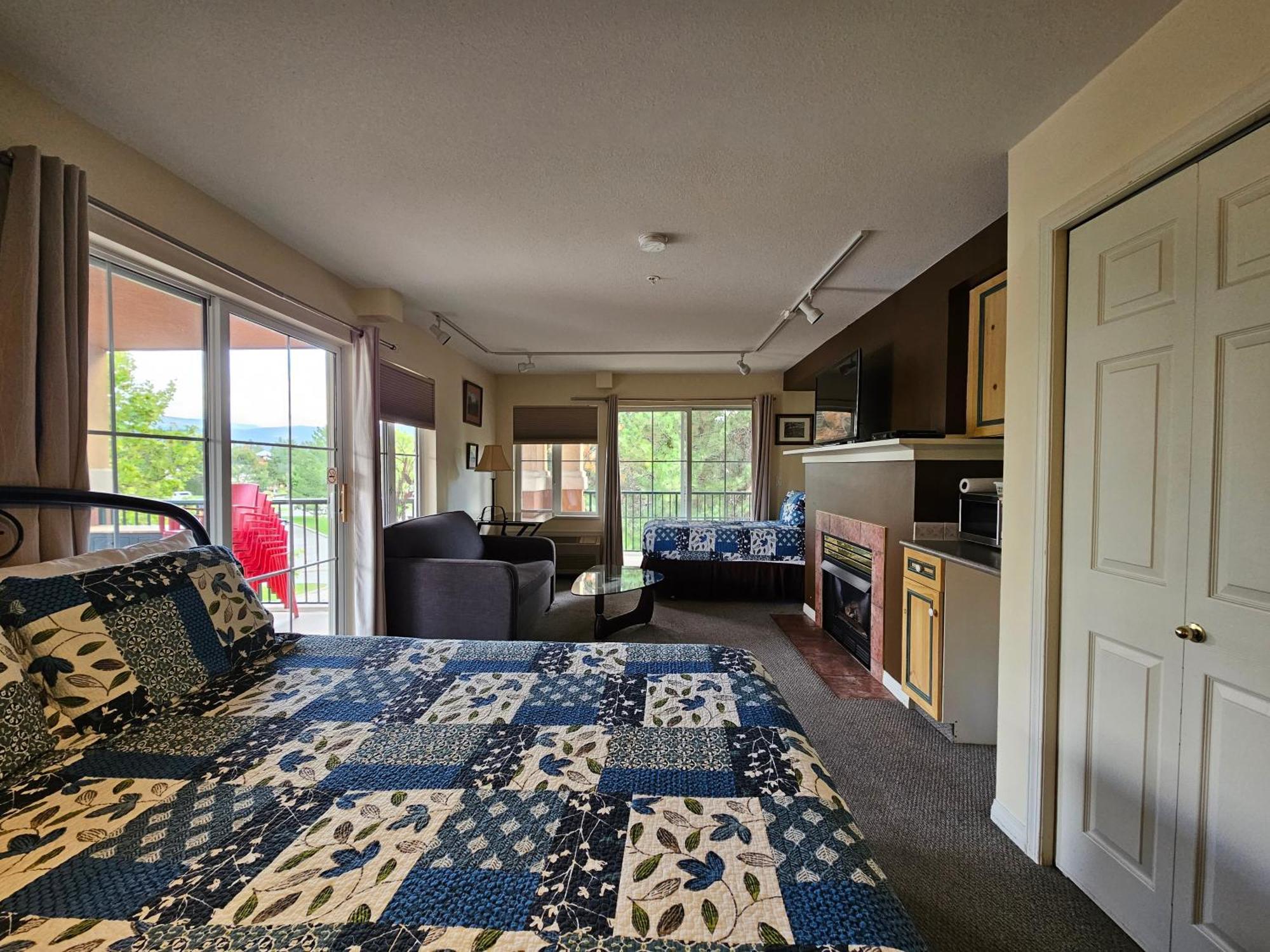 Borgata Lodge Resort Κελόουνα  Εξωτερικό φωτογραφία
